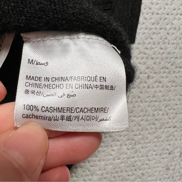 Club Room Men’s 100% Cashmere Crewneck Sweater Size Medium GUC - Picture 4 of 6